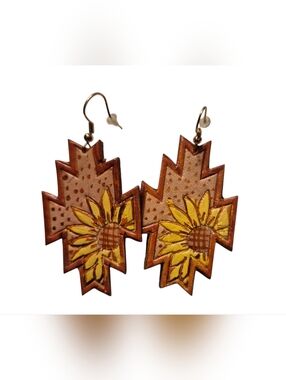 Sunflower Patterned Leather Pierced Earrings.